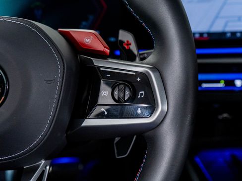 Used 2025 BMW M5 w/ Executive Package image 52