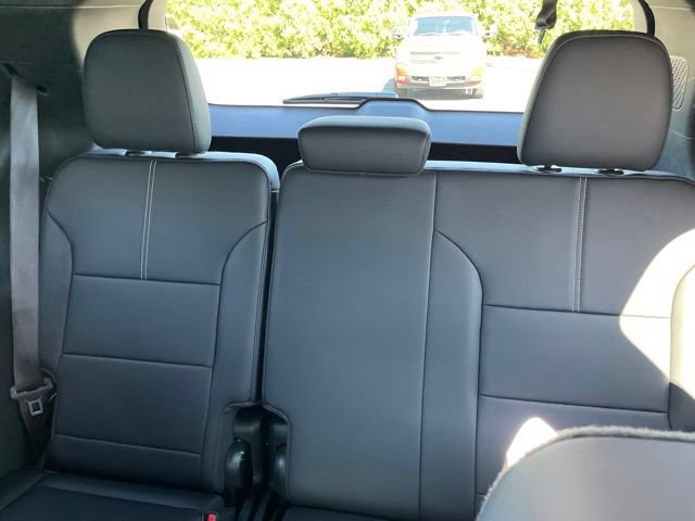 Used 2026 GMC Acadia Elevation w/ Elevation Premium Package FWD image 33