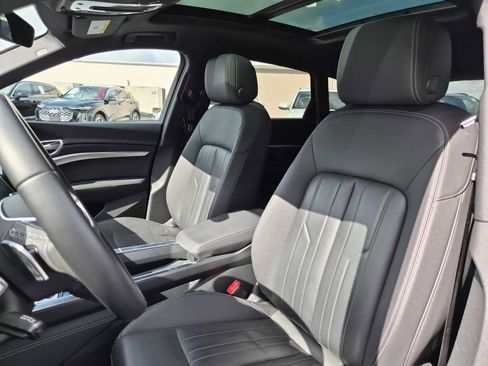 Used 2023 Audi e-tron Premium w/ Convenience Plus Package image 15