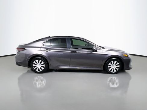 Used 2022 Toyota Camry LE FWD image 3
