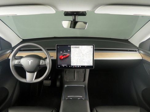 Used 2023 Tesla Model Y Long Range AWD/4WD image 3