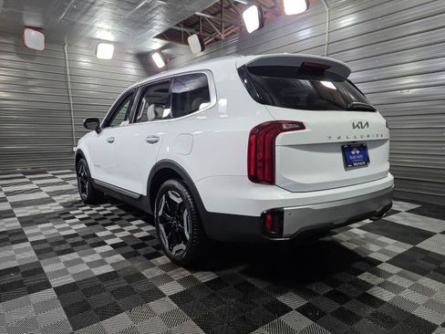 Used 2023 Kia Telluride S w/ S Sunroof Package image 7