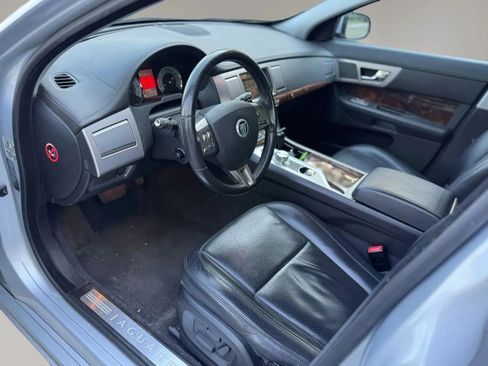 Used 2011 Jaguar XF Premium RWD image 12