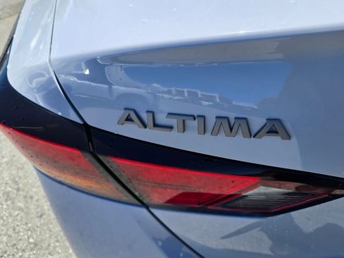 Used 2025 Nissan Altima 2.5 SR w/ SR Premium Package image 10