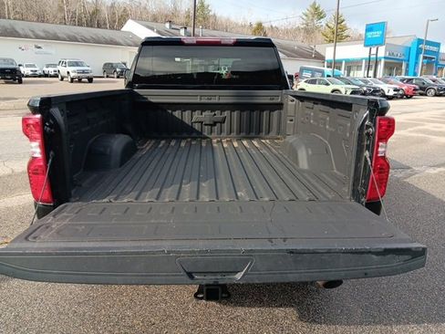 Used 2022 Chevrolet Silverado 2500 Custom w/ Custom Value Package image 21