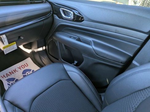 New 2026 Jeep Compass Latitude image 15