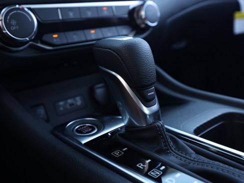 New 2025 Nissan Sentra SV image 30