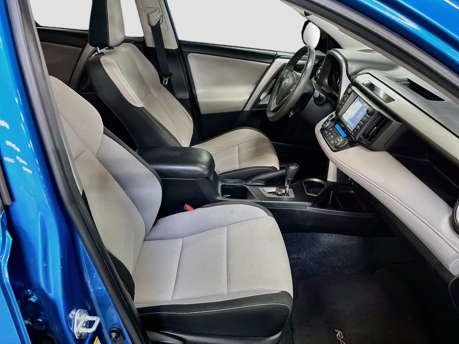 Used 2017 Toyota RAV4 XLE FWD image 27