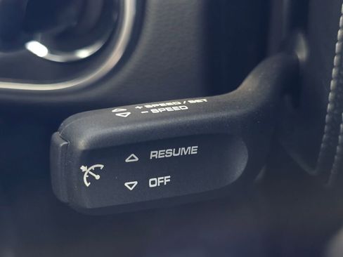 Certified 2025 Porsche 718 Cayman RWD image 39