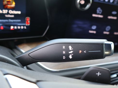 Used 2026 Chevrolet Suburban High Country image 27