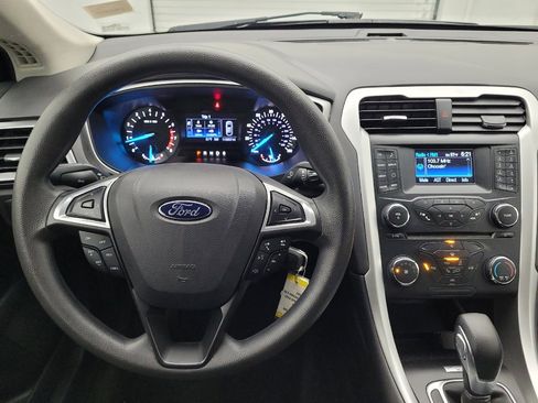 Used 2014 Ford Fusion SE FWD image 22
