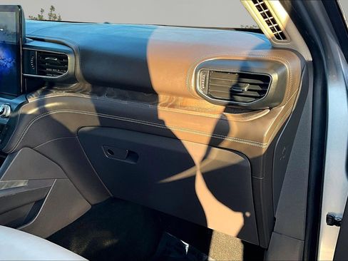 Used 2020 Ford Explorer Platinum w/ Premium Technology Package image 17