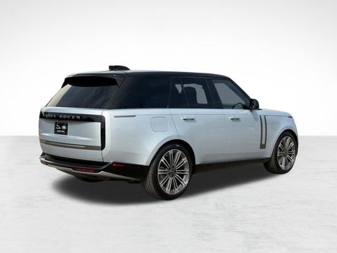 Used 2025 Land Rover Range Rover SE image 9