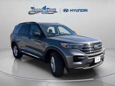 Used 2023 Ford Explorer XLT AWD/4WD image 1