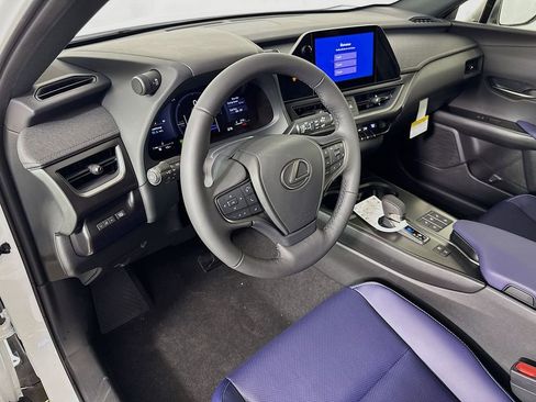 New 2026 Lexus UX 300h FWD image 9
