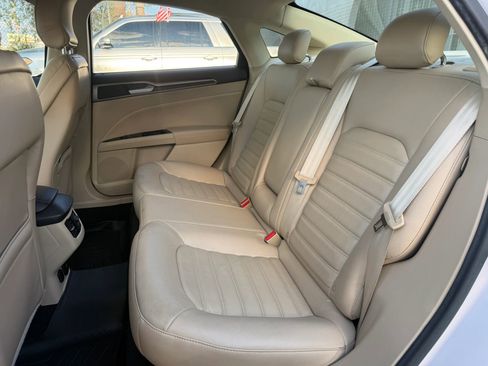 Used 2015 Ford Fusion SE w/ Equipment Group 502A image 18