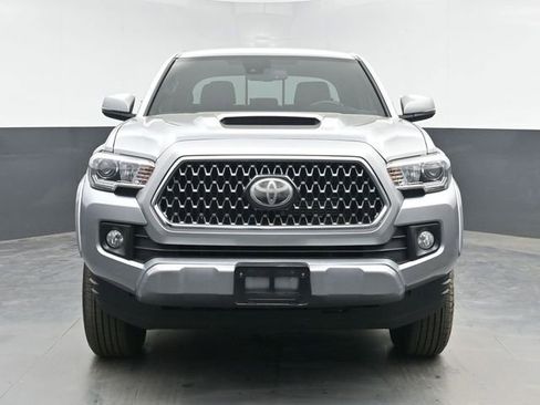 Used 2019 Toyota Tacoma TRD Sport AWD/4WD image 3