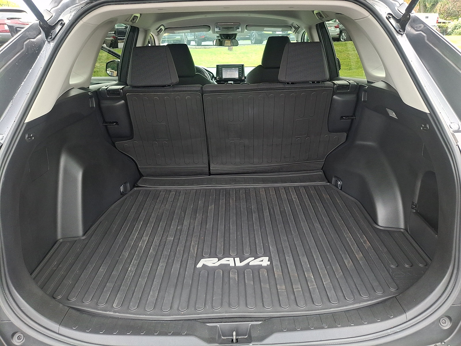 Used 2021 Toyota RAV4 LE AWD/4WD image 29
