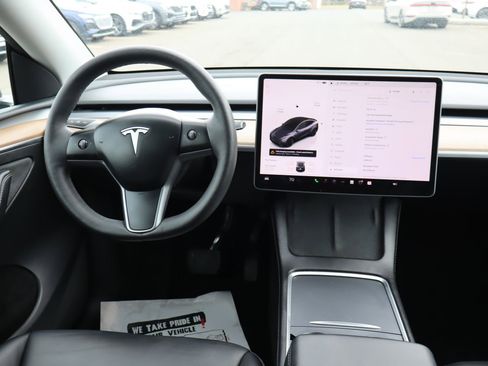 Used 2023 Tesla Model Y Long Range image 12