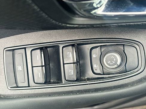 Used 2023 Subaru Outback Premium image 10