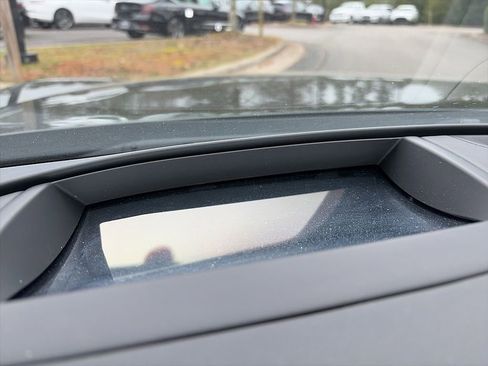 Used 2025 Genesis G90 3.5T image 12