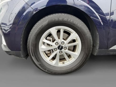 Used 2024 Kia Carnival LX image 9