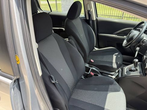 Used 2012 MAZDA MAZDA5 Touring w/ Moonroof & Audio Pkg FWD image 20