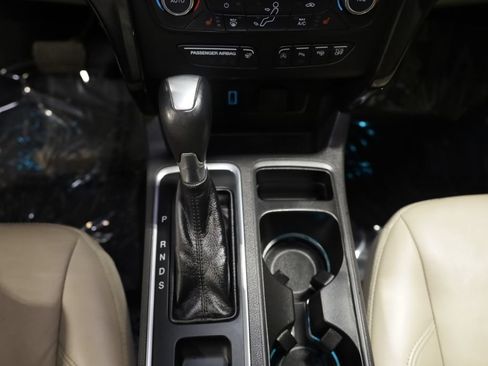 Used 2017 Ford Escape Titanium w/ Equipment Group 301A AWD/4WD image 27