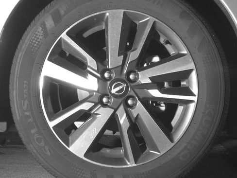 Used 2025 Nissan Versa SV FWD image 16