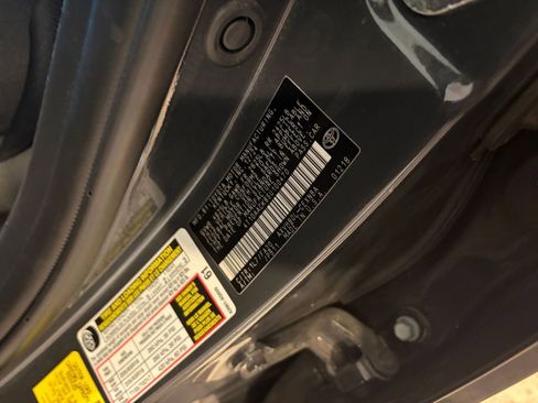 Used 2025 Toyota Camry LE image 28