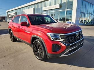Certified 2024 Volkswagen Atlas Cross Sport SE w/ Panoramic Sunroof Package video 1