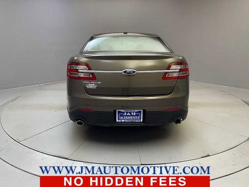 Used 2015 Ford Taurus SE image 4