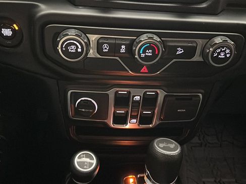 Used 2020 Jeep Wrangler Unlimited Sport S AWD/4WD image 29