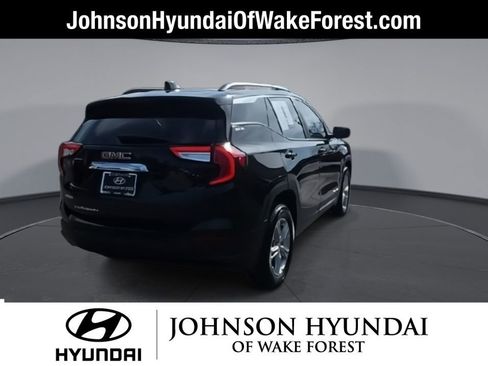 Used 2023 GMC Terrain SLE w/ Driver Convenience Package image 8