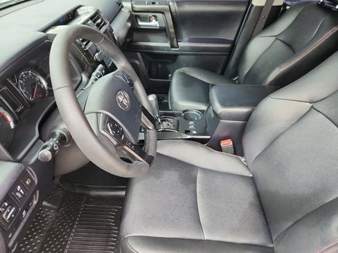 Used 2020 Toyota 4Runner Venture w/ Moonroof Package image 9