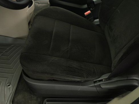 Used 2013 Dodge Grand Caravan SXT image 38