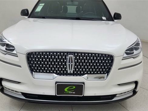 Used 2020 Lincoln Aviator Reserve w/ Equipment Group 202A image 9