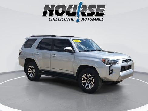 Used 2024 Toyota 4Runner TRD Off-Road Premium w/ Moonroof Package AWD/4WD image 2