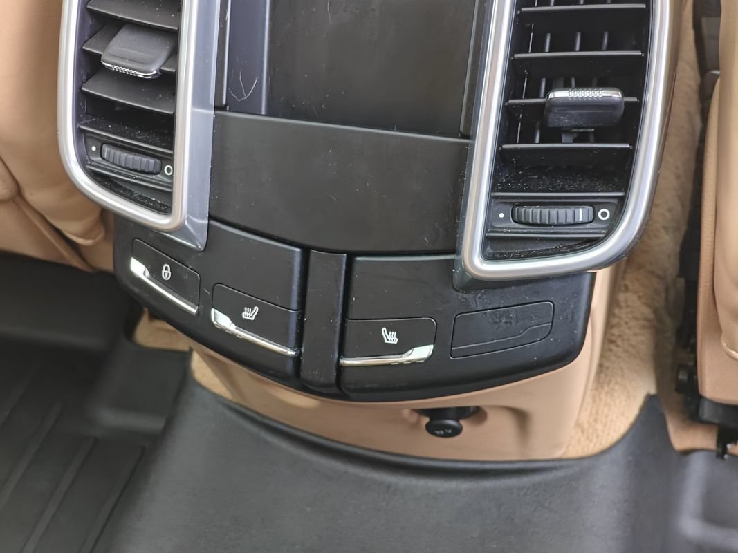 Used 2016 Porsche Cayenne S AWD/4WD image 29