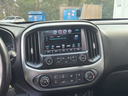 Used 2017 Chevrolet Colorado LT image 30