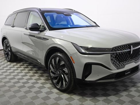 New 2026 Lincoln Nautilus Reserve w/ Jet Appearance Package image 8