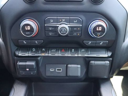 Used 2019 Chevrolet Silverado 1500 LT Trail Boss AWD/4WD image 10