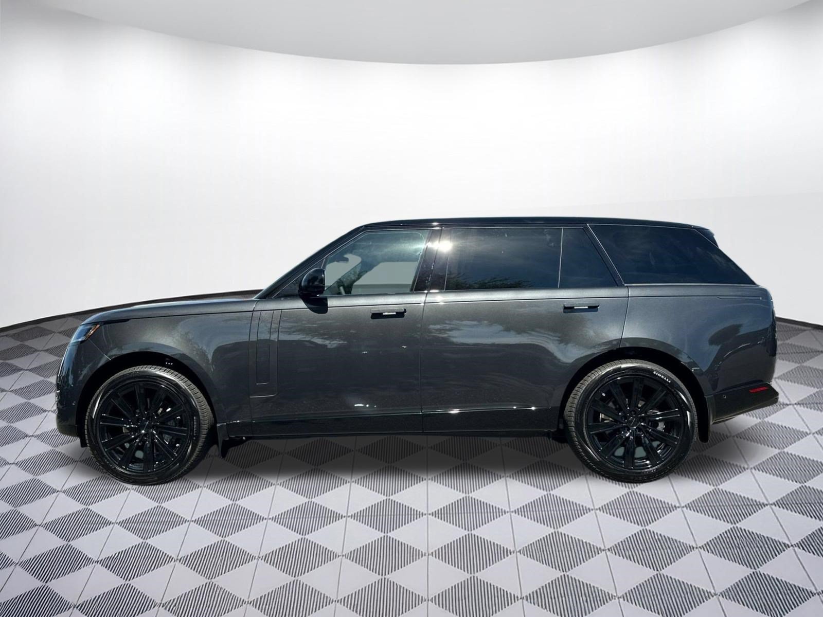 New 2026 Land Rover Range Rover Long Wheelbase SE AWD/4WD image 2
