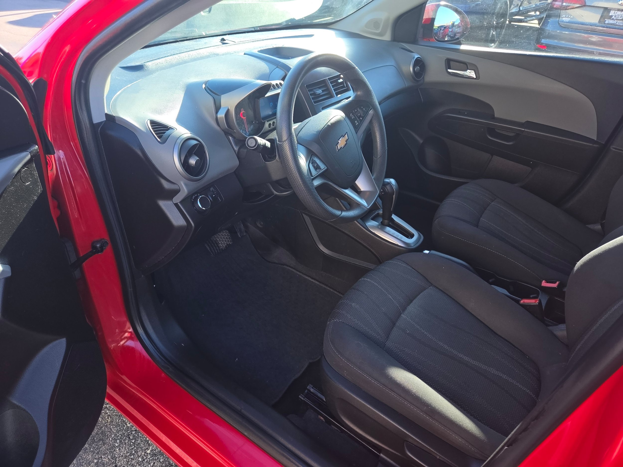 Used 2014 Chevrolet Sonic LT FWD image 4