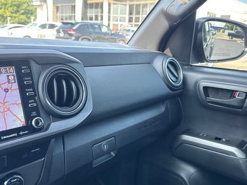 Used 2023 Toyota Tacoma TRD Off-Road w/ Advanced Technology Package AWD/4WD image 33