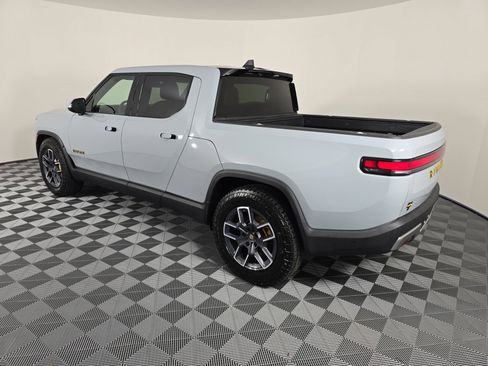 Used 2023 Rivian R1T Launch Edition image 3