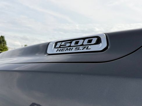 Used 2019 RAM 1500 Laramie AWD/4WD image 4