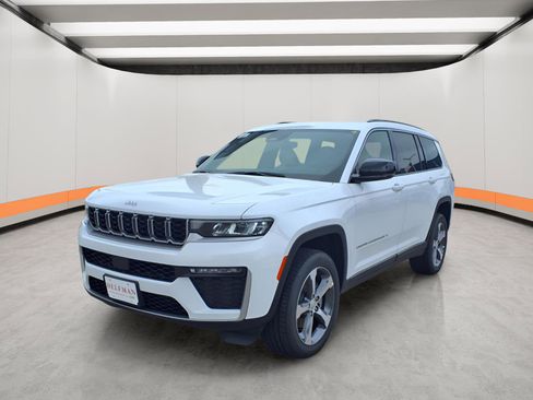 New 2026 Jeep Grand Cherokee L Limited RWD image 3