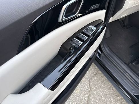 Used 2024 Kia Carnival SX Prestige image 11