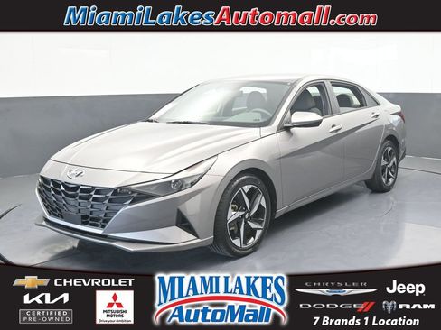 Used 2023 Hyundai Elantra SEL w/ Convenience Package image 1